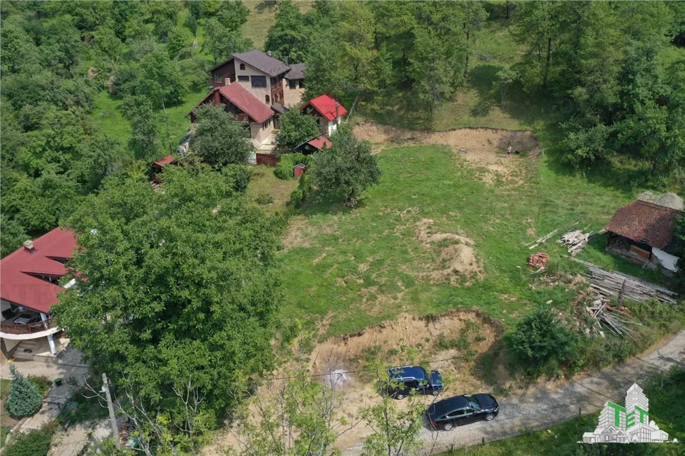 Teren intravilan pentru investitie turistica, 4000 mp, langa Club Vila Bran cu peisaj de poveste