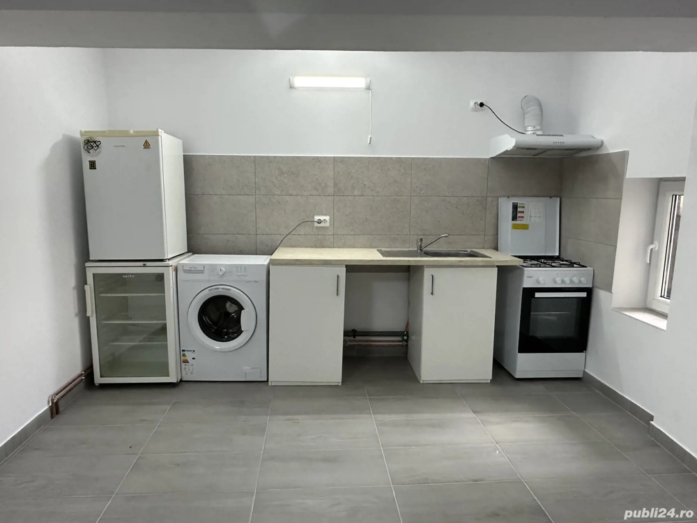 Cazare muncitori in zona Shopping-Sagului 750 lei lunar cheltuieli incluse