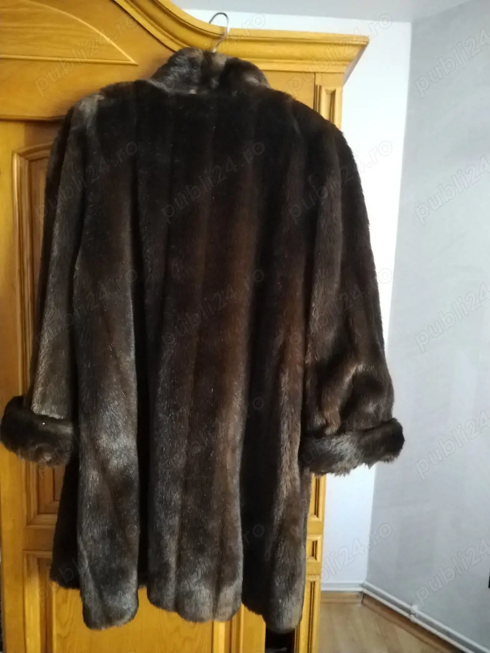 Haină de blană artificială 