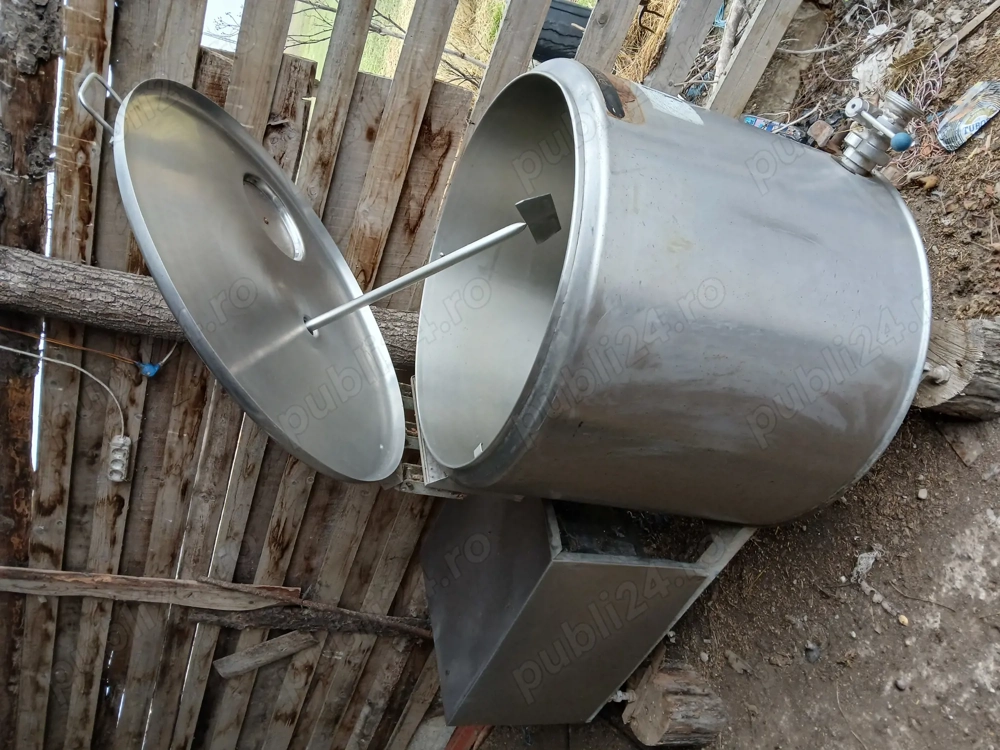 Vând tanc de lapte 250l
