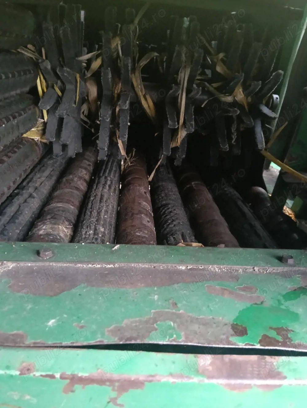 se vinde culegatoare porumb 