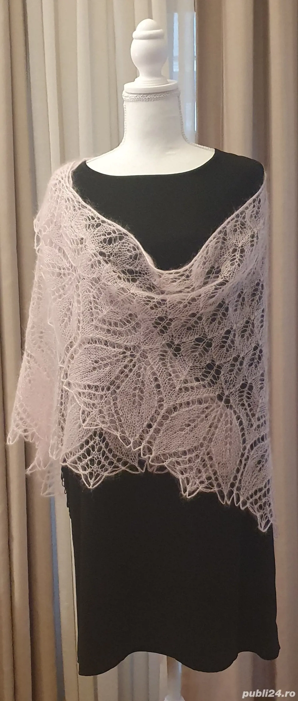 Șal tricotat manual roz