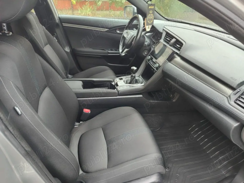 Curatare tapiterii si detailing interior auto