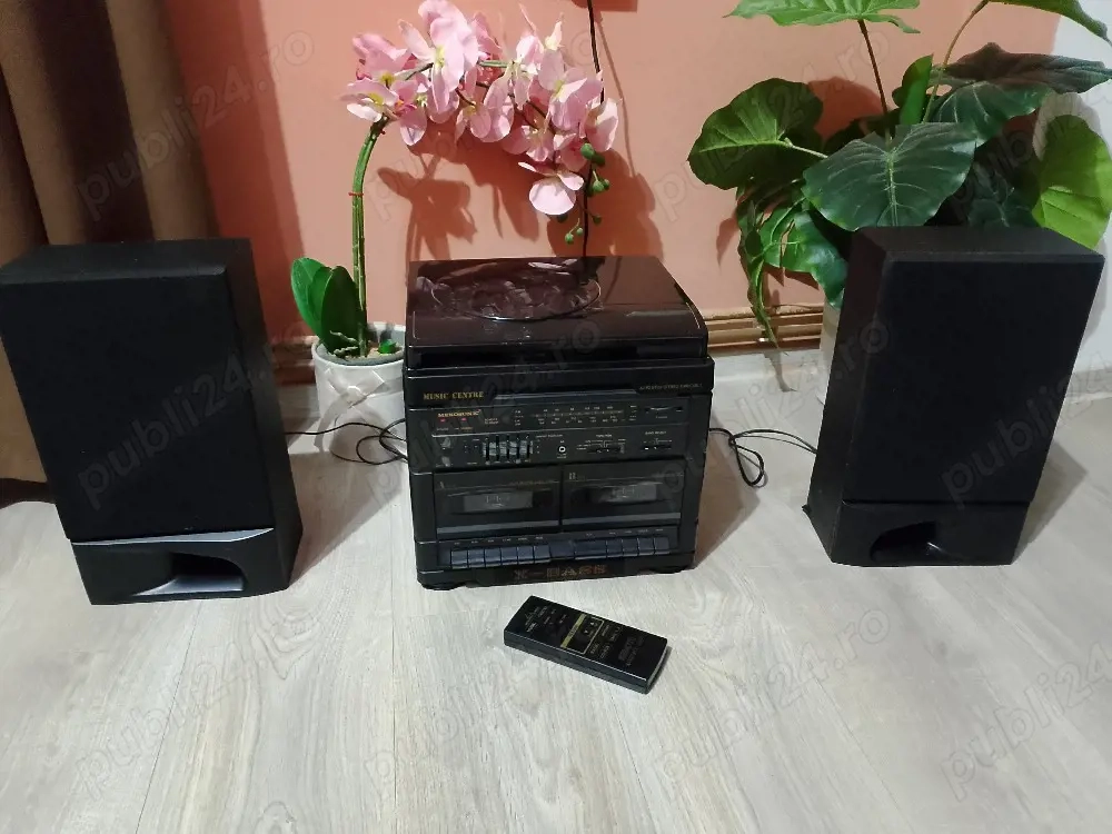 Combina Muzicala Retro Hi-Fi cu Tuner LW, FM, AM, Dublu Casetofon, Pick up și telecomanda.