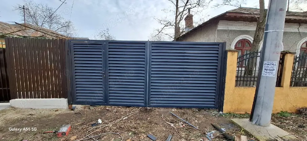 executam garduri si porti ori ce model dorește clientul 