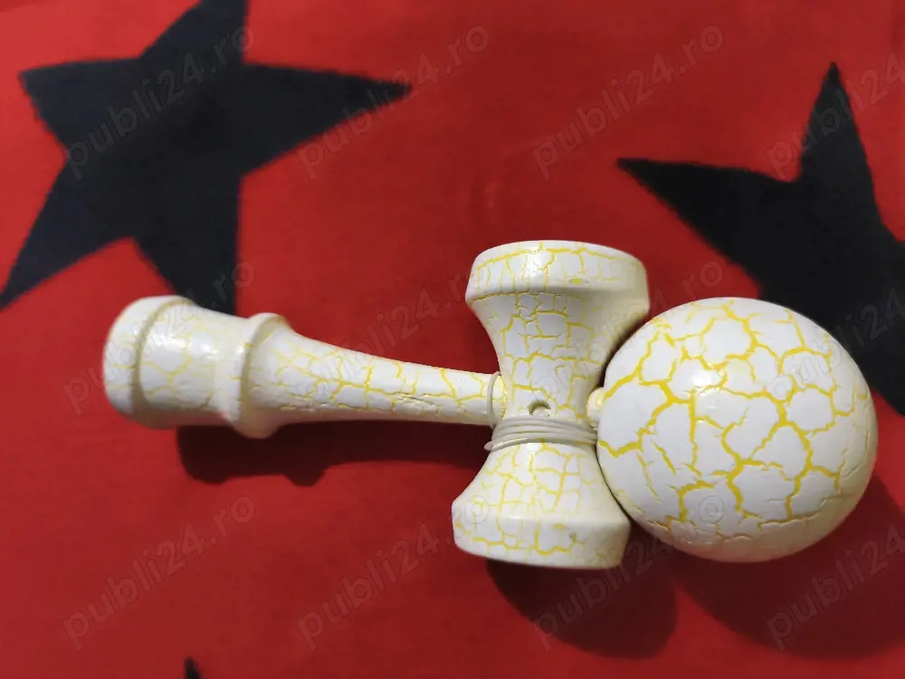kendama albă 