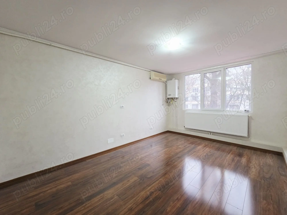 Garsoniera Tiglina 1 etaj 1 pretabila birou