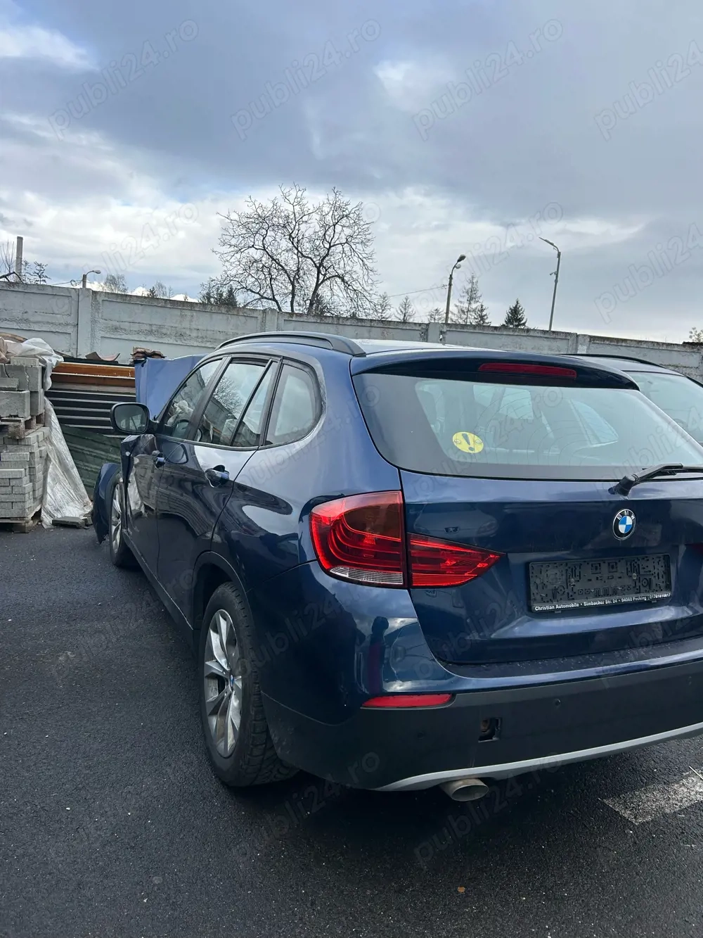 BMW X1 avariat frontal