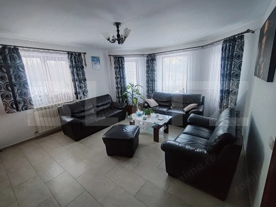 Casă individuală, 150 mp, teren 10.000mp, la periferia Sucevei