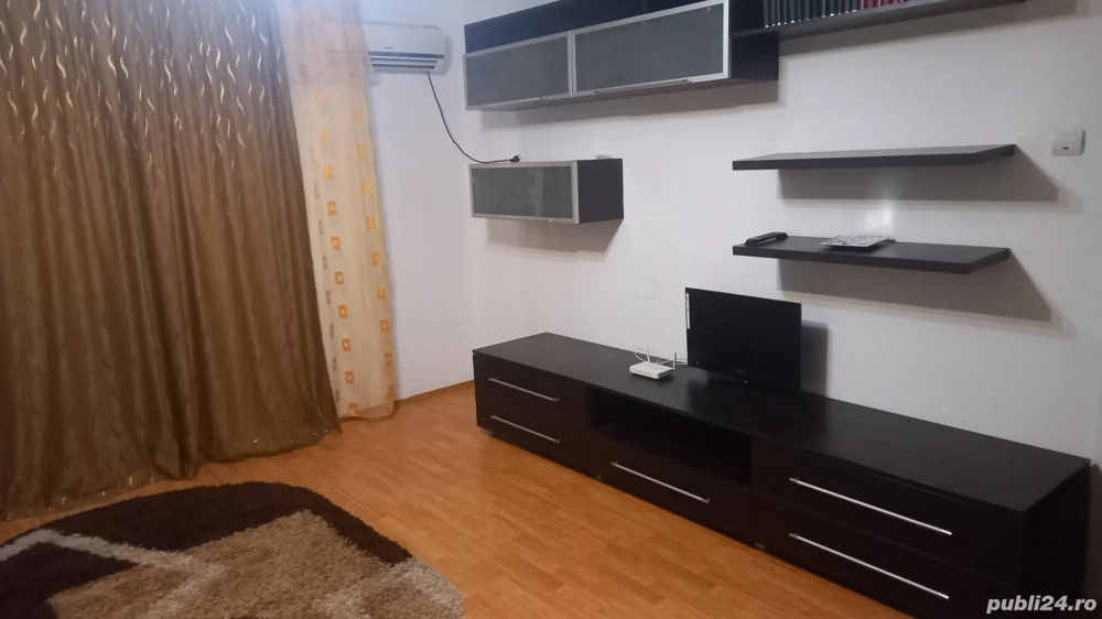 Garsoniera de închiriat mall Vitan 