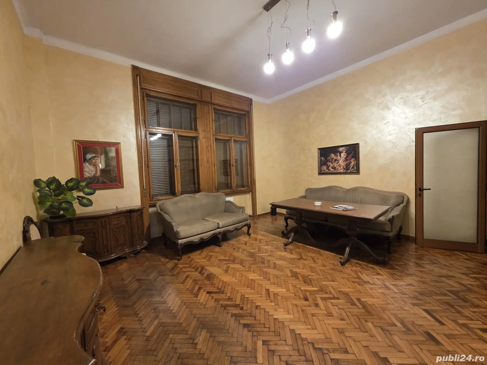 Apartament 3 camere de închiriat   Ultracentral, Piața Victoriei | Clădire istorică