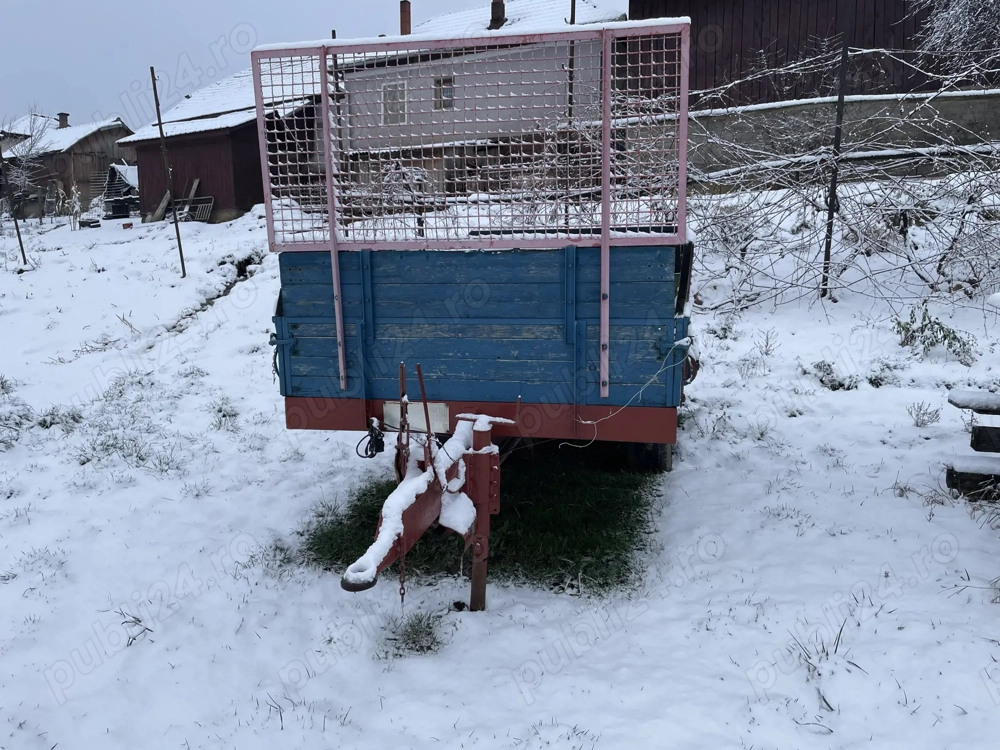 Mig împrăștiat gunoi