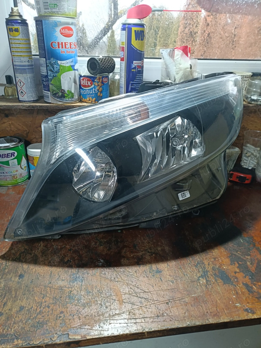 Vând far stânga Mercedes vito w447
