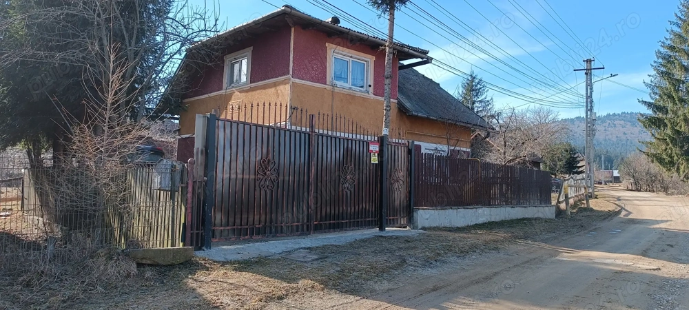 Casa de vacanta de vanzare  Suceava loc. Frasin 