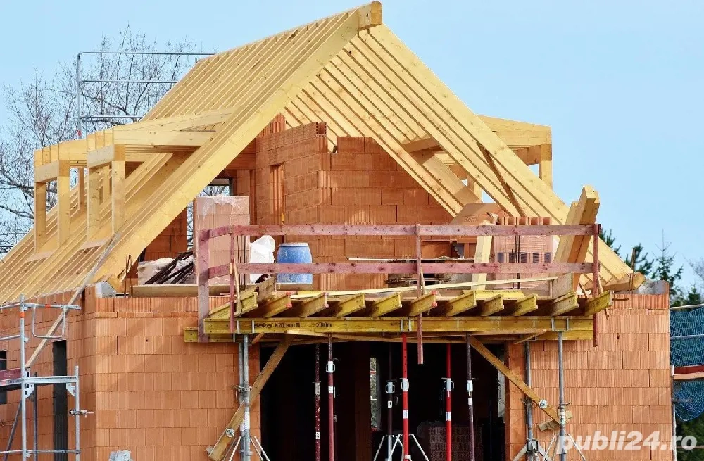 executam acoperisuri si reparati de urgenta 