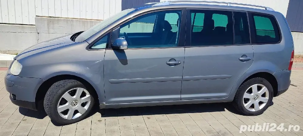 Vând mașină Volkswagen Touran 2007 