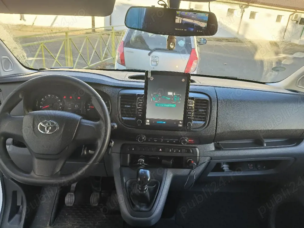 toyota proace 8+1 locuri