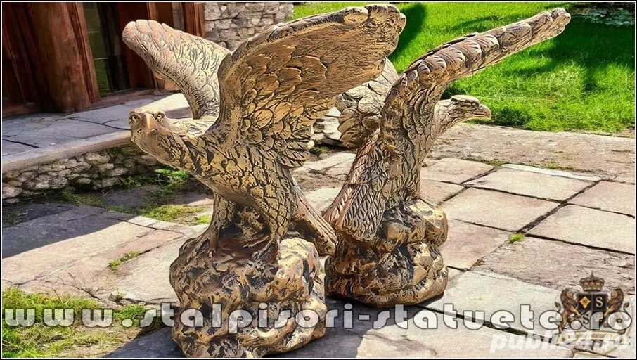 Set două statuete vulturi pe stâncă, model S35.