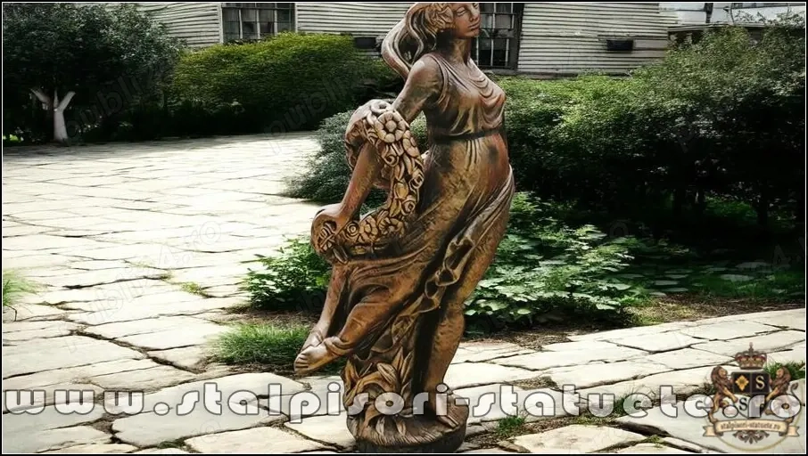 Statuetă domnița cu flori, arămiu antichizat, model S50.