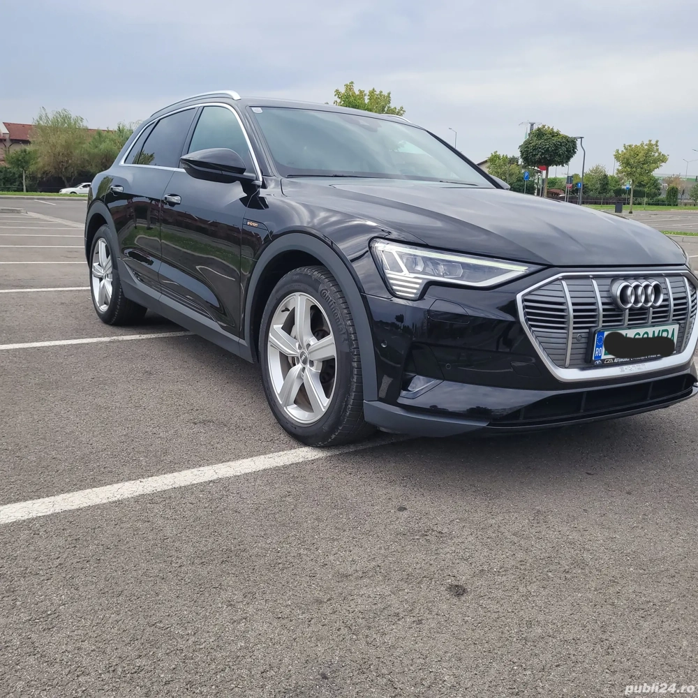 Vând Audi e-tron 5.0