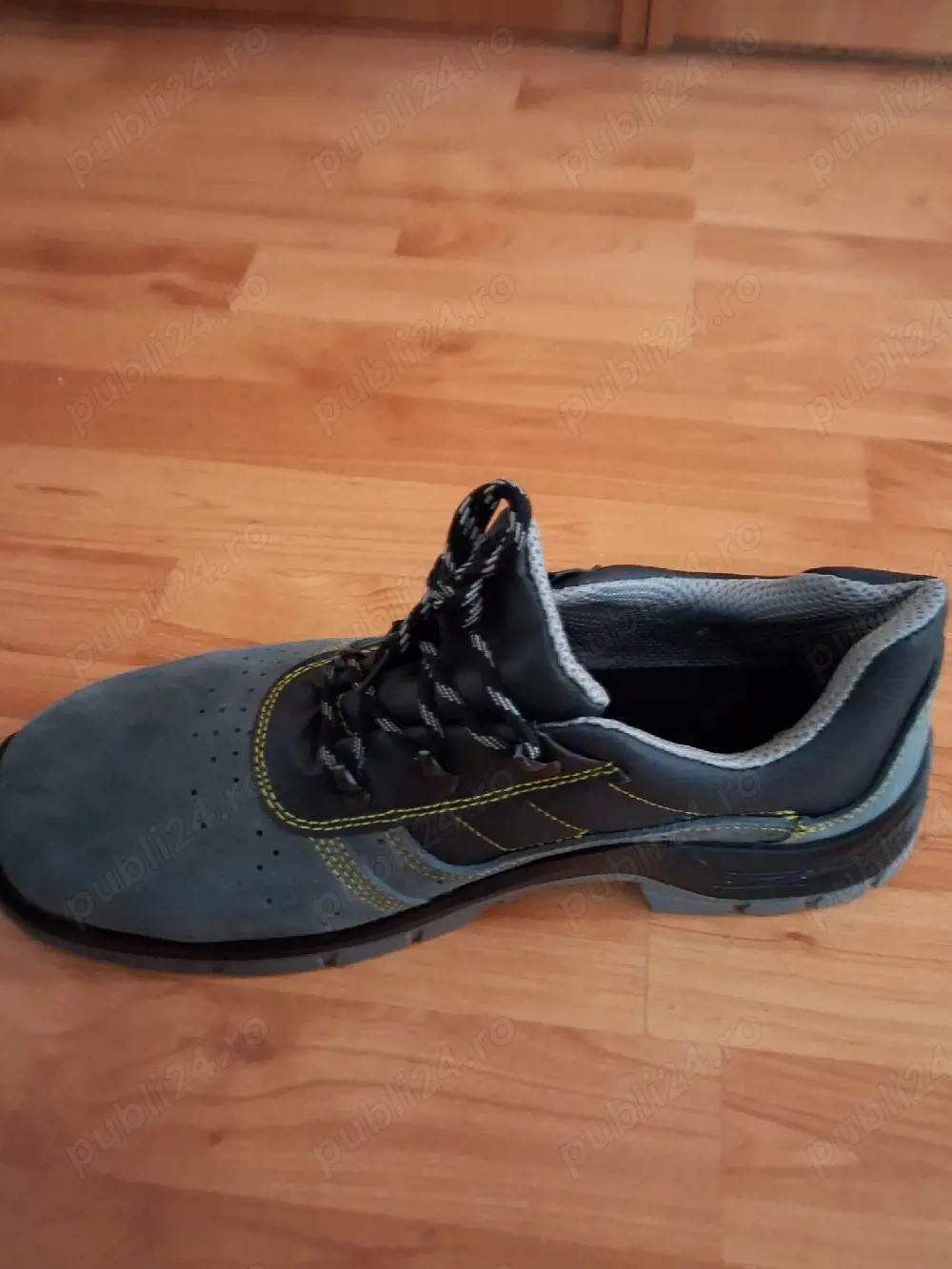 Pantofi de munca nr 48, noi, 110 Ron perechea