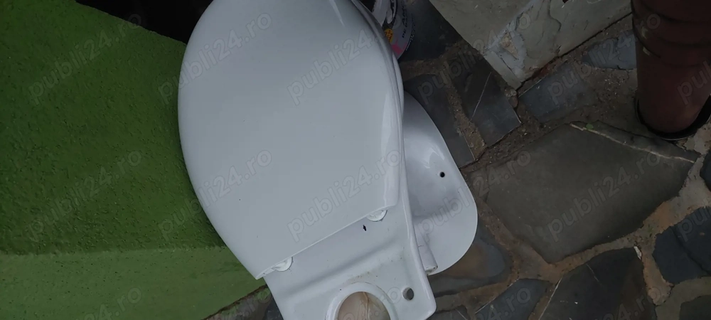 Vând vas ceramica wc
