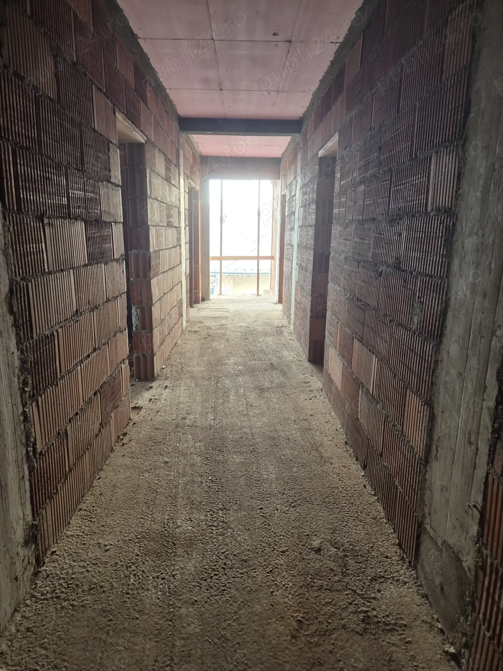 Muncitori in constructii