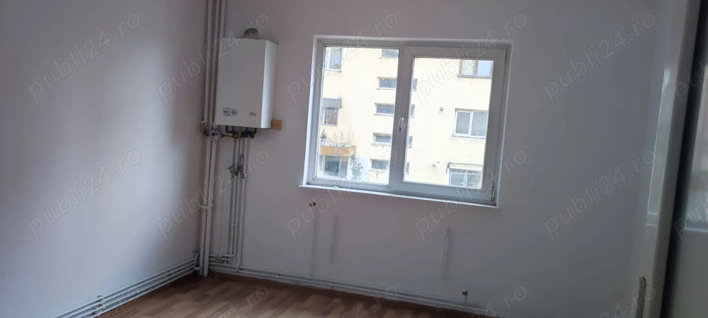 Garsoniera etaj 1 zona 13 Decembrie Brasov