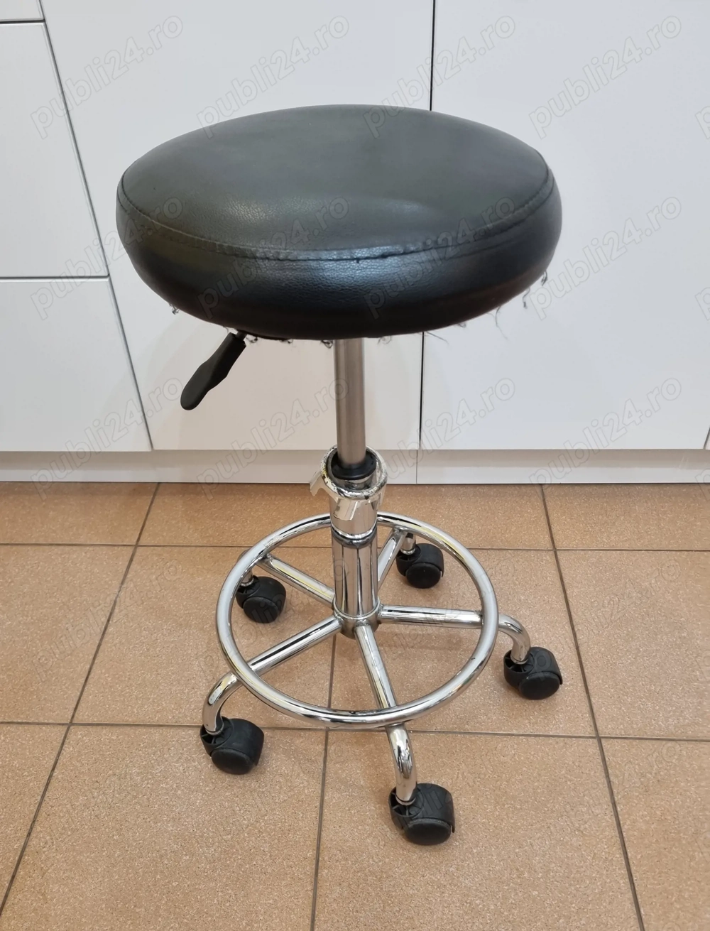 Scaun asistenta   salon cosmetica