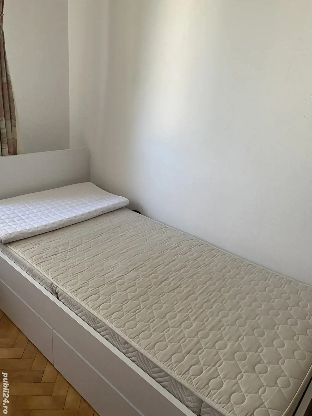 Pat de o persoana cu saltea si spatiu de depozitare