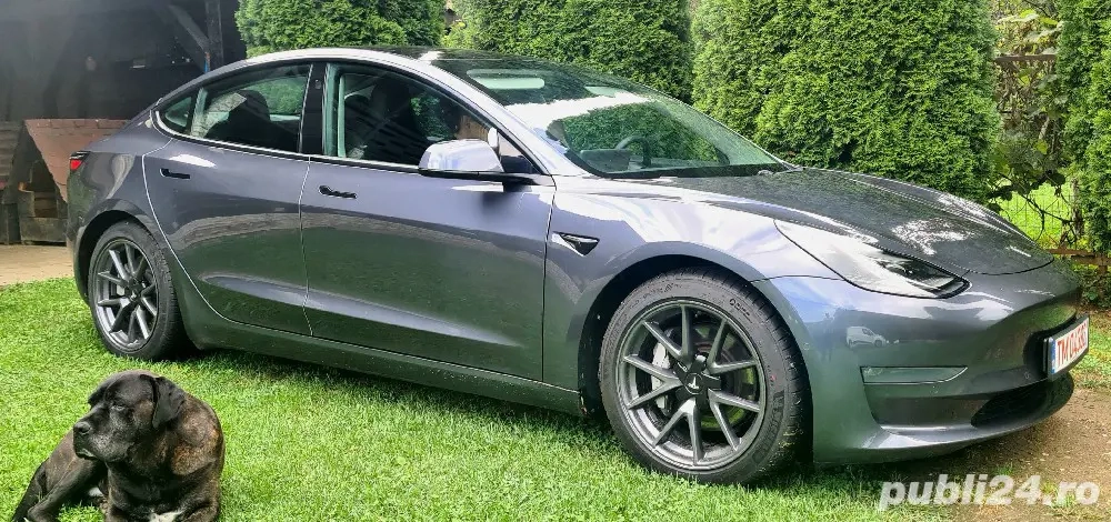 Vând Tesla Model 3 dual motors
