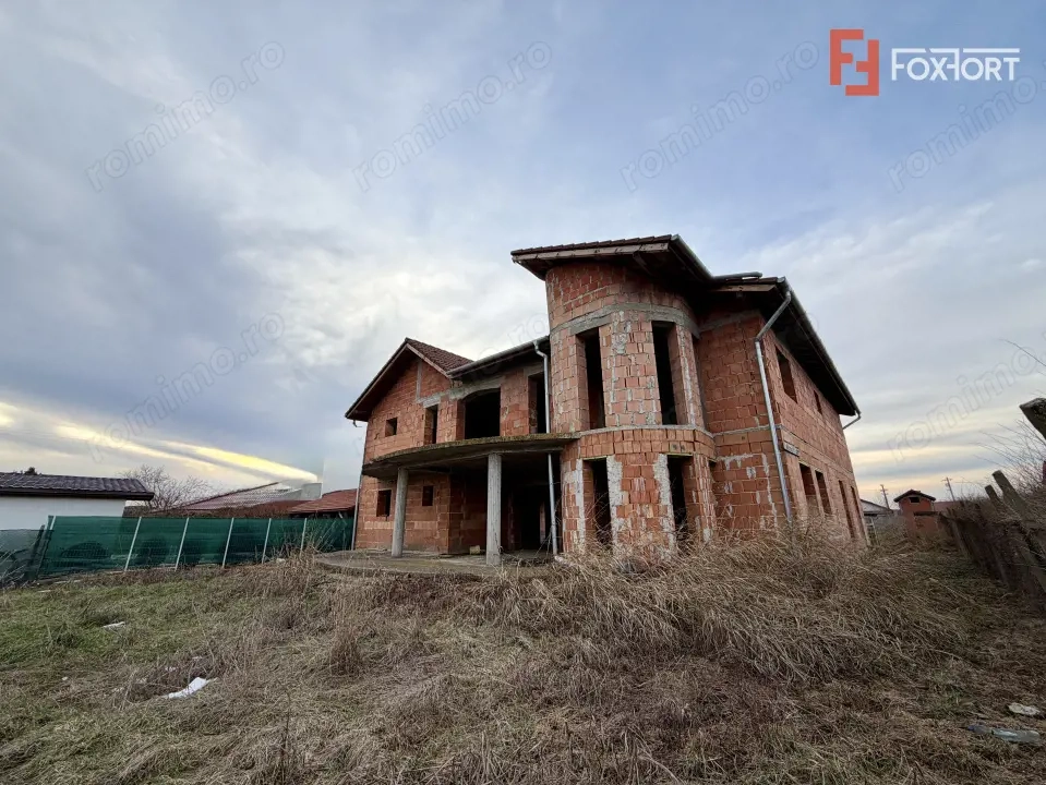 OPORTUNITATE - Casa individuala la rosu, teren de 851 mp in Peciu Nou