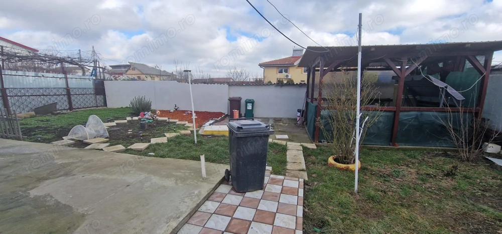 Casa ideal 2 familii, Ovidiu zona primarie.