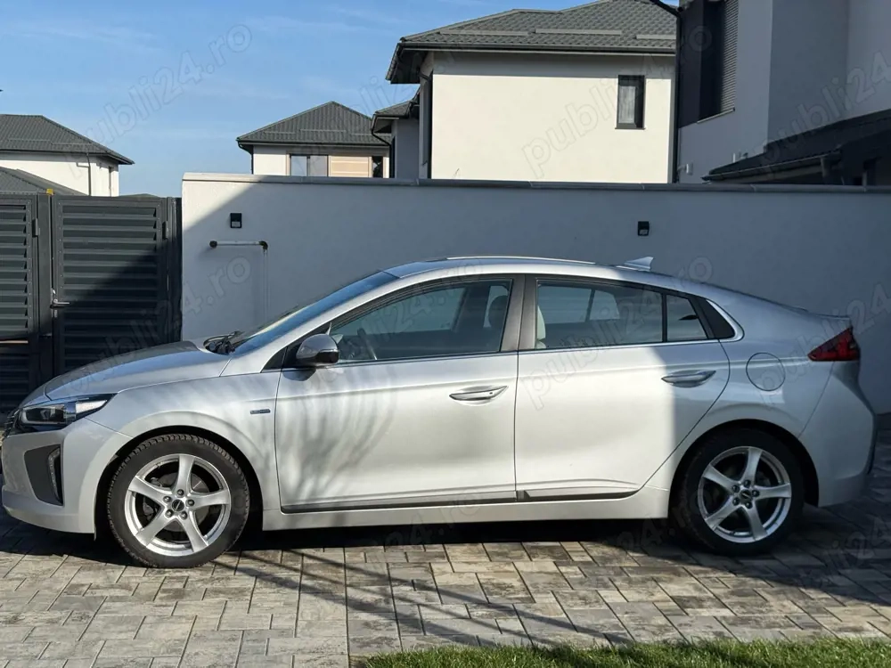 2018 Hyundai Ioniq Premium (Full)