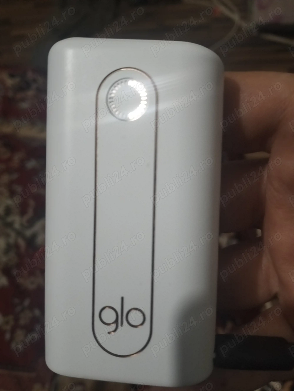 Vând 2 glo! Cel alb are toate actele