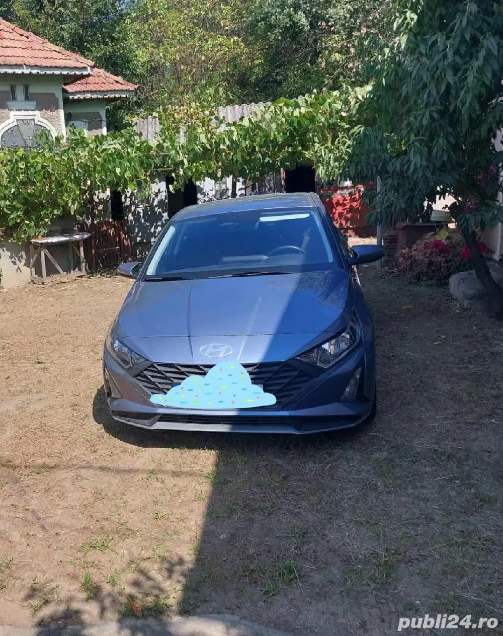Hyundai i20. cu doar 2.900 km efectuați.