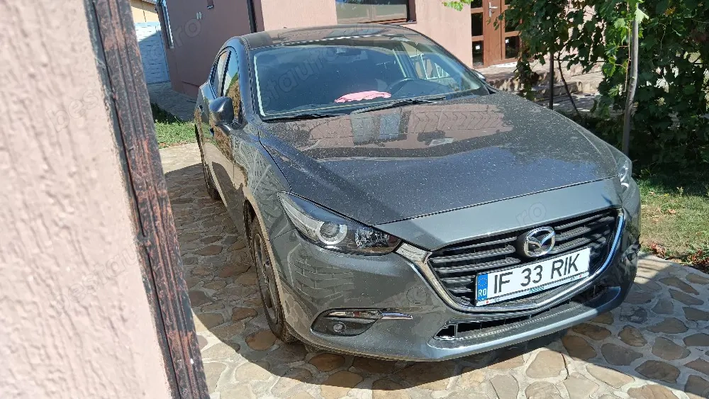 Vând Mazda 3