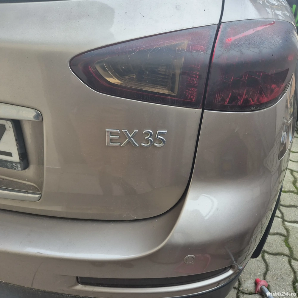Dezmembrez Infiniti EX 35
