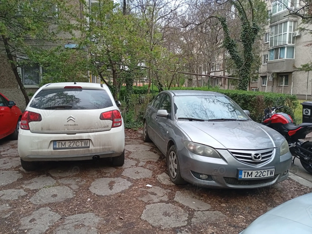 Schimb Mazda 3 BK An 2004 cu un T4.  sau vând 