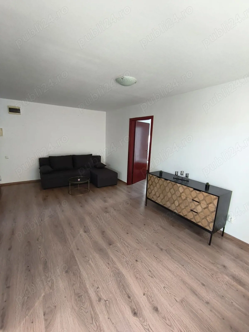 Închiriez apartament cu 2 dormitoare