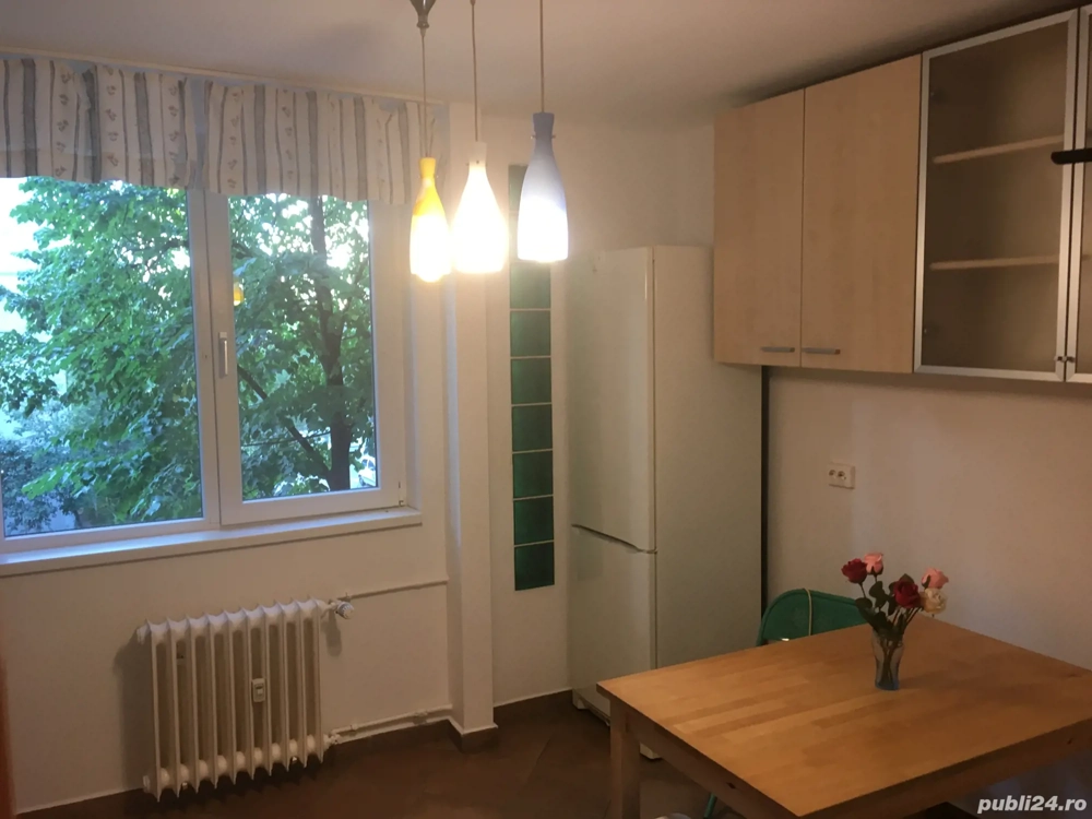 4 camere (la pret de 3 camere) Titan-Basarabia. Fara comision (direct proprietar)