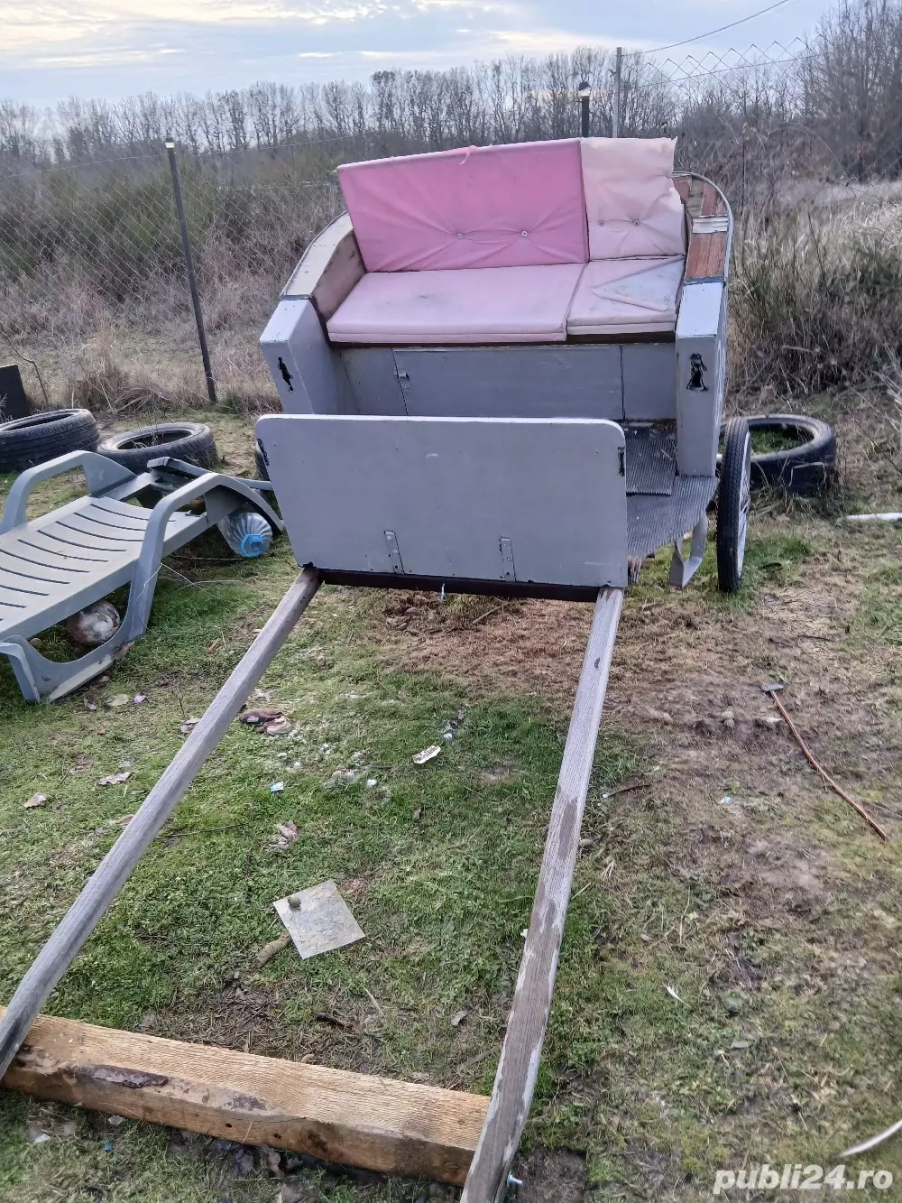 Trasura sareta cai schimb