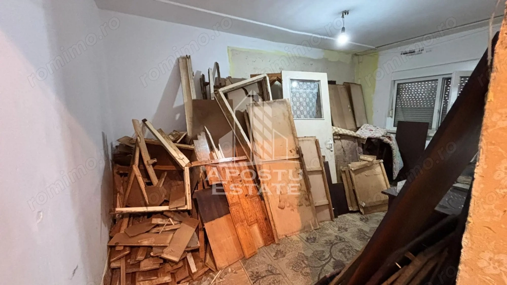 Garsoniera in curs de renovare in Calea Buziasului, parter