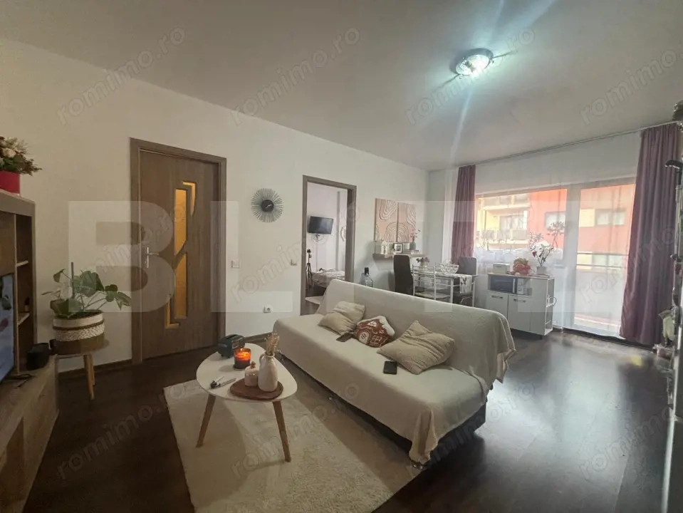 Apartament 3 camere, 57 mp, parcare, boxa, intermediar, zona Stejarului