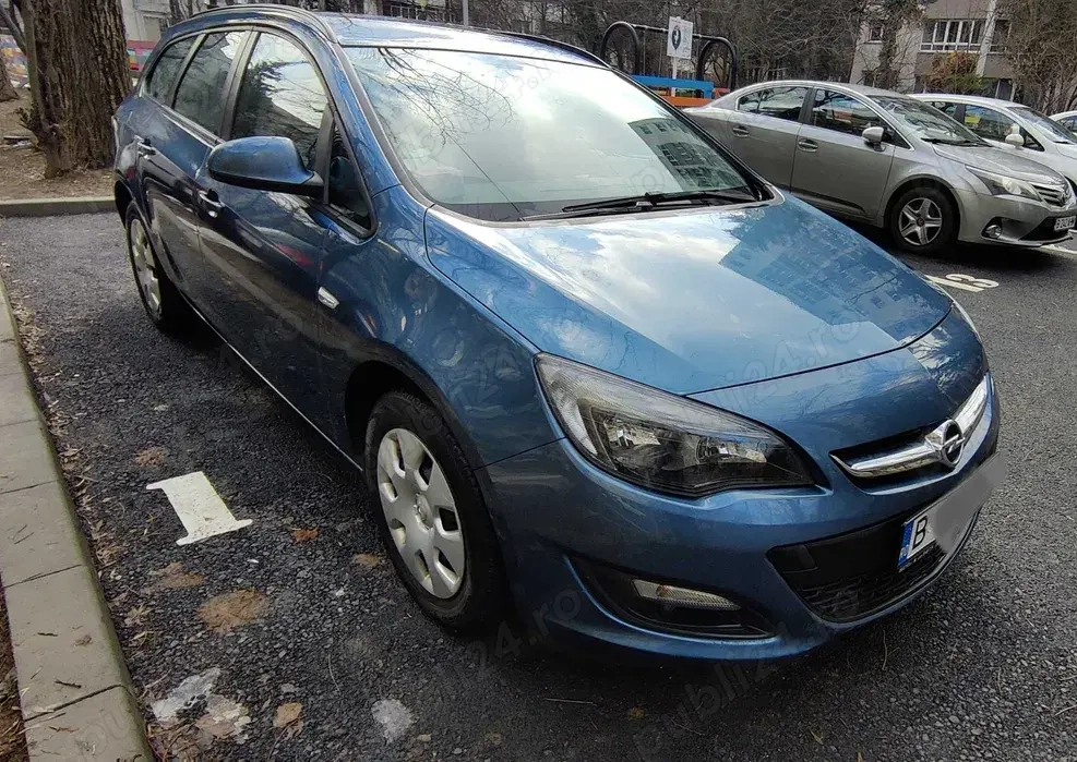 Opel Astra J Sports Tourer 1.6 benzina
