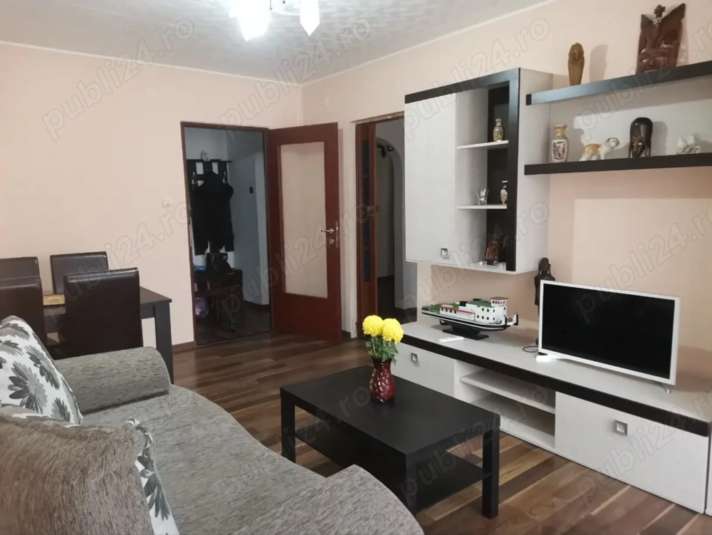 Închiriez apartament cu 2 camere 