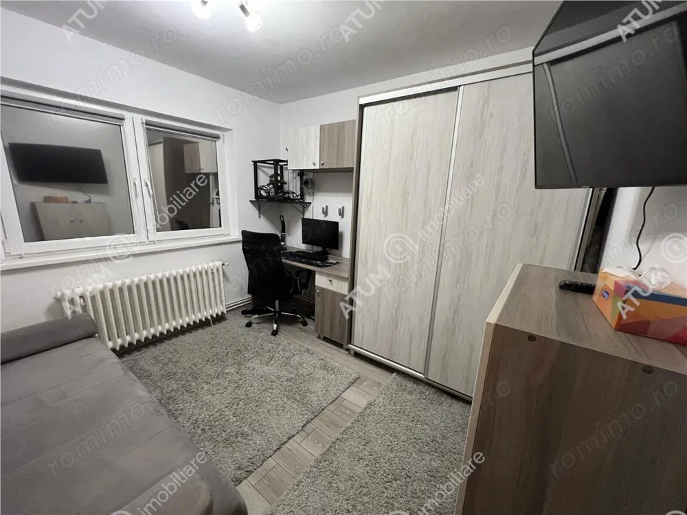 Apartament cu 2 camere decomandate si pivnita zona Terezian din Sibiu