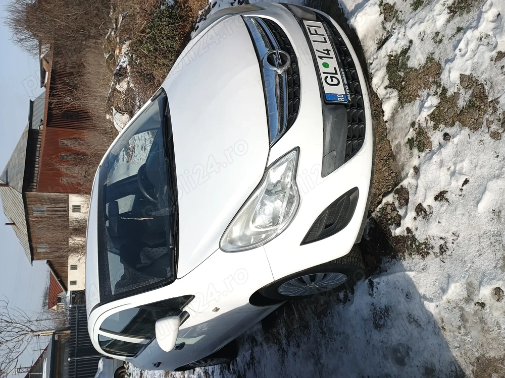 VAnd Opel  CORSA  d  2013  benzina 1227 cm pe lanț 