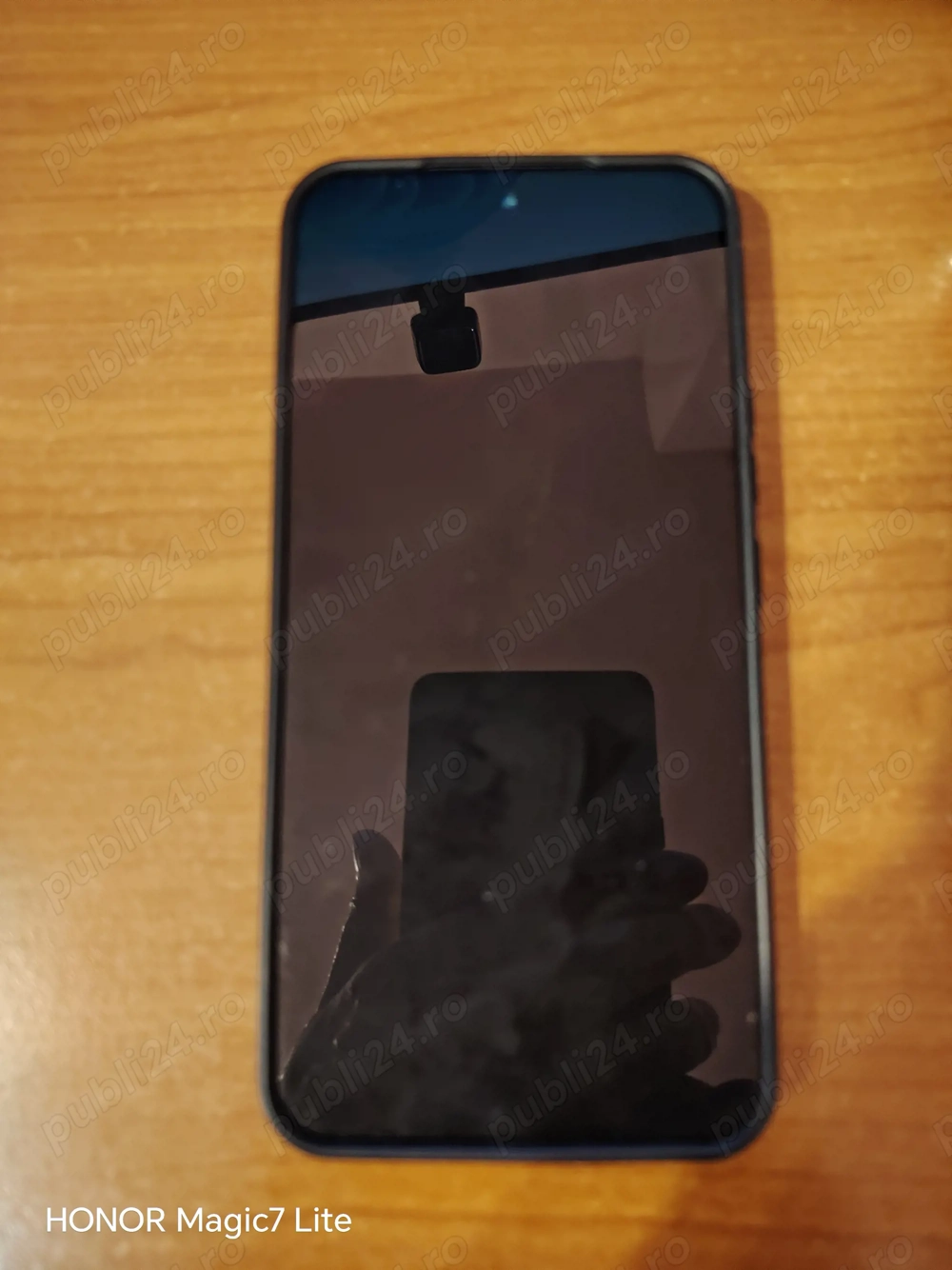 Vând telefon Honor 400