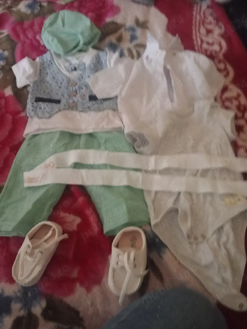 vand costum de botez